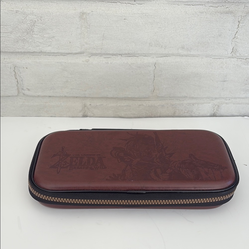 Nintendo Switch Carrying Case, Zelda Themed.